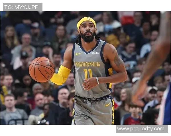 斯波与灰熊助教诺阿拉罗什深入交流球队新体系构想